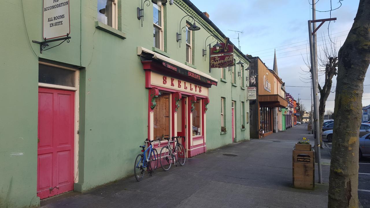 Skellys Hotel Ballymahon Exterior foto